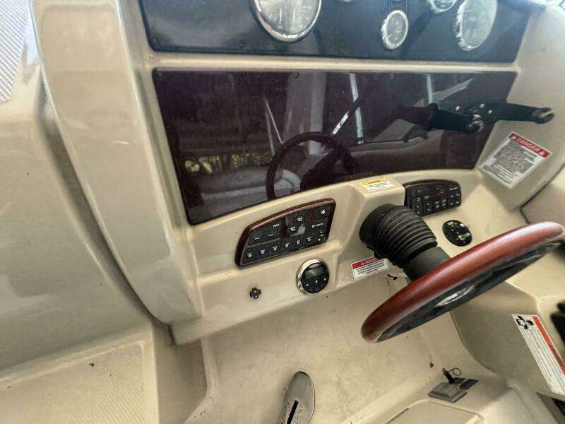 29ft Sea Ray Yacht For Sale