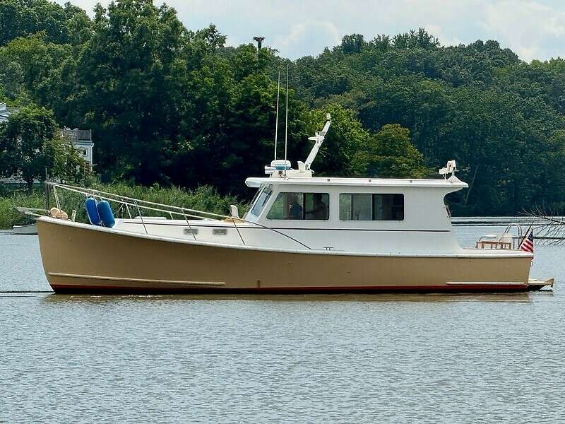Brilyndia 37ft Duffy Yacht For Sale