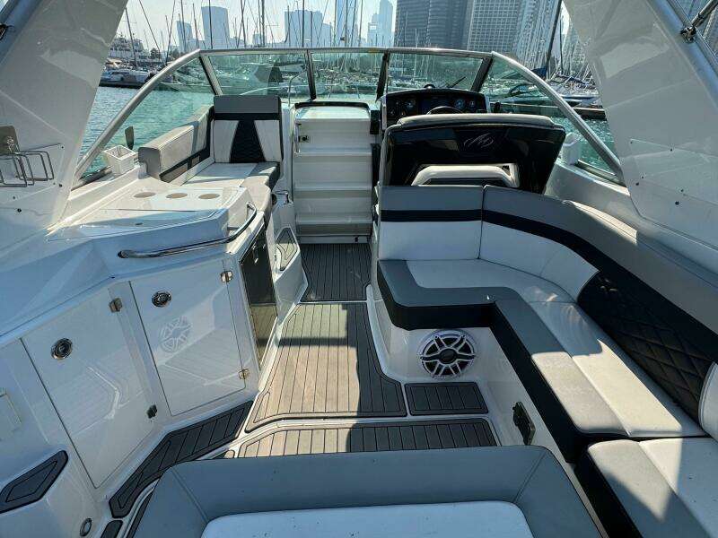29ft Monterey Yacht For Sale