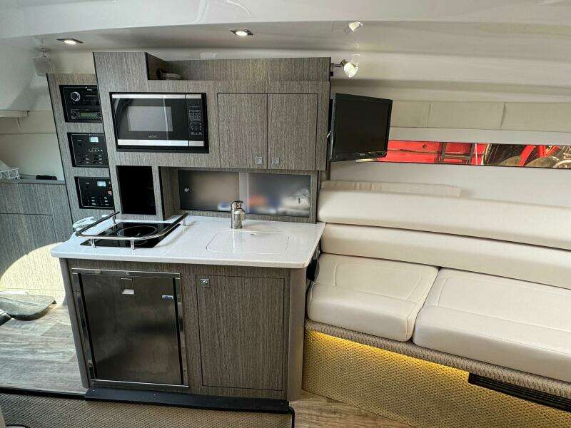29ft Monterey Yacht For Sale