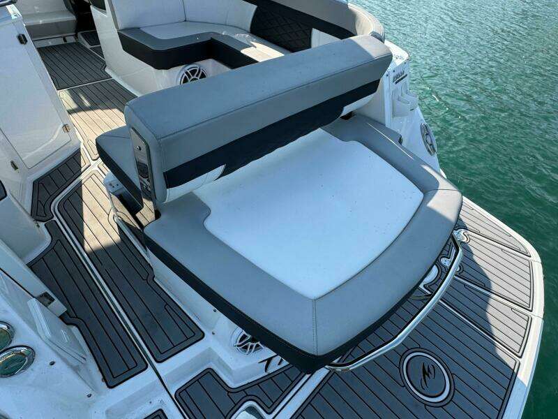 29ft Monterey Yacht For Sale