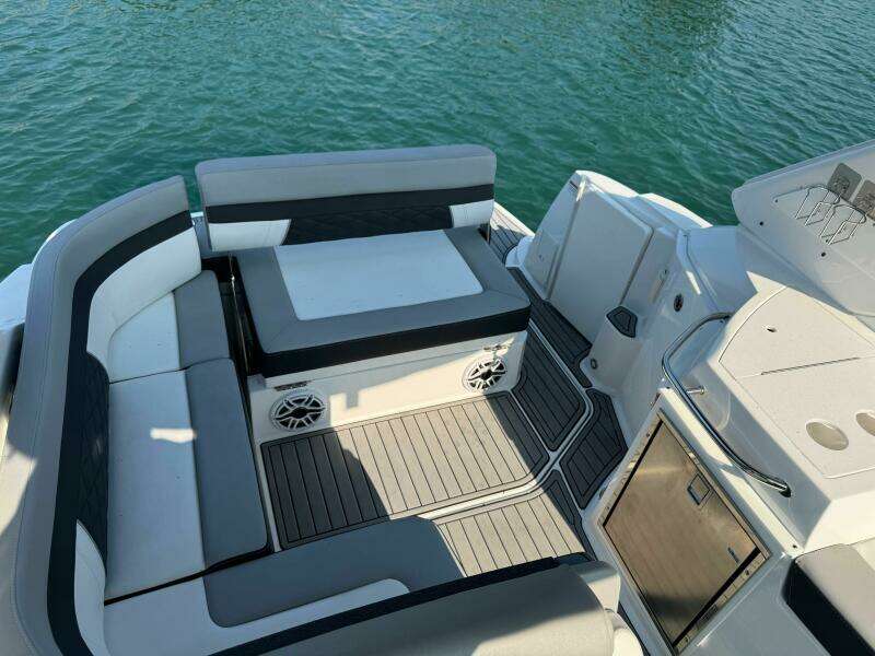 29ft Monterey Yacht For Sale