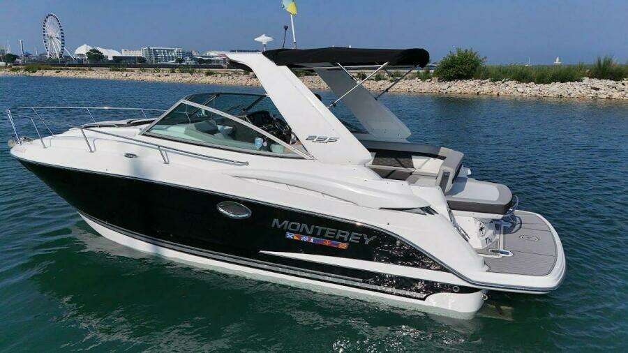 29ft Monterey Yacht For Sale