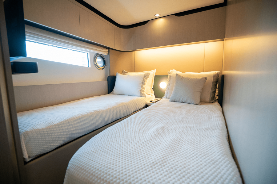 60ft Azimut Yacht For Sale