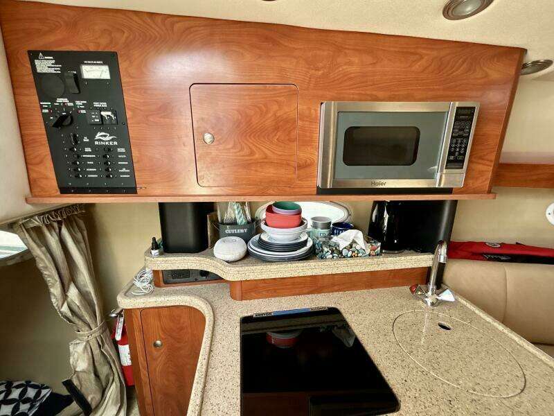26ft Rinker Yacht For Sale