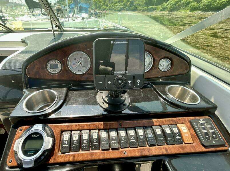 26ft Rinker Yacht For Sale