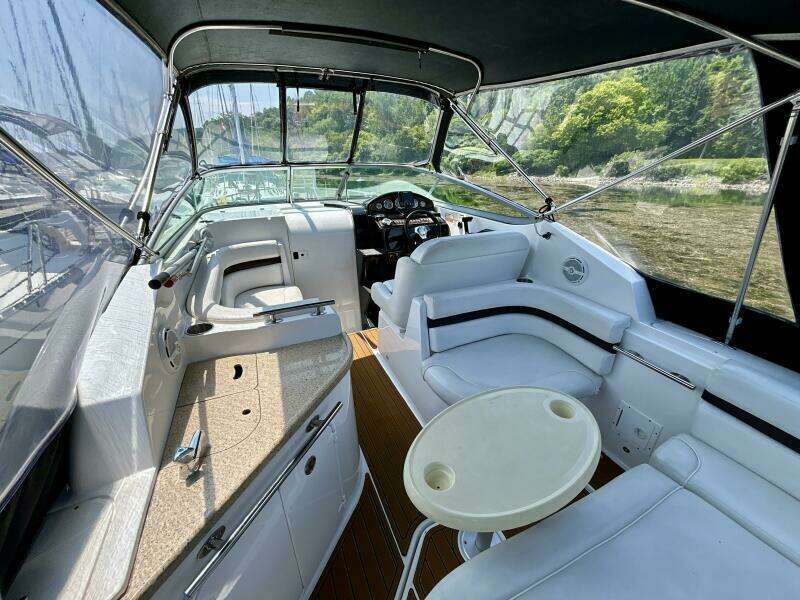 26ft Rinker Yacht For Sale