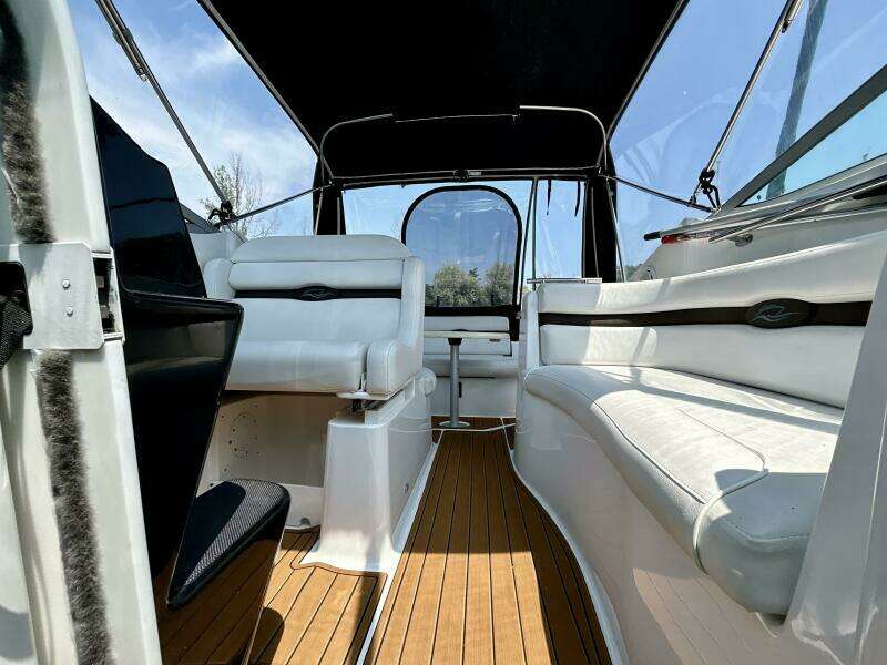 26ft Rinker Yacht For Sale