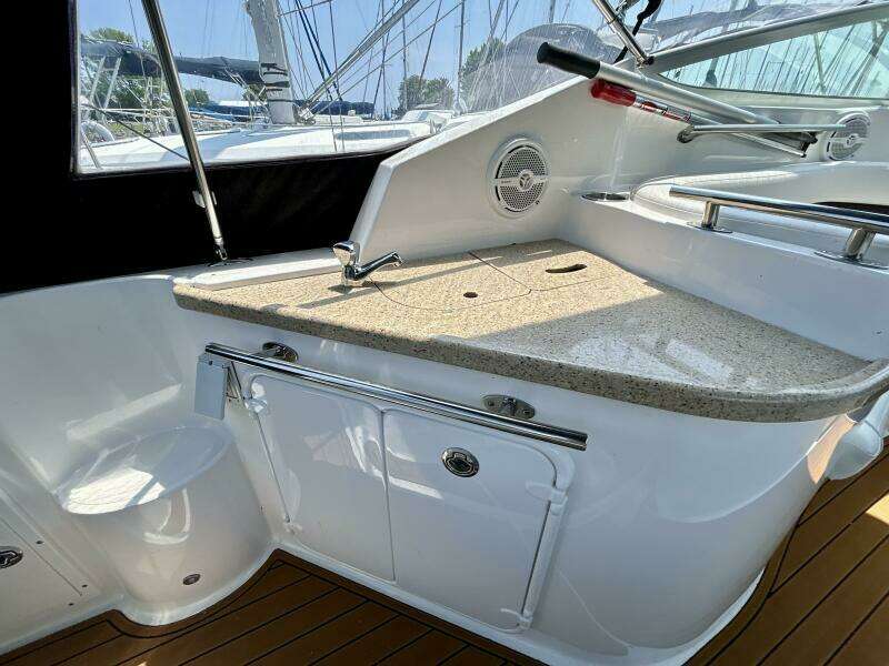 26ft Rinker Yacht For Sale