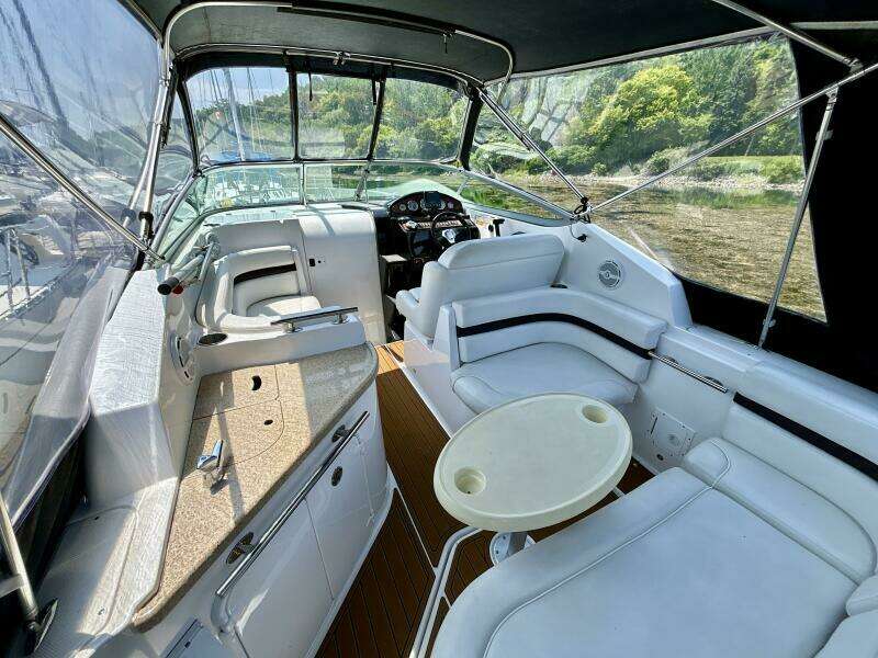 26ft Rinker Yacht For Sale