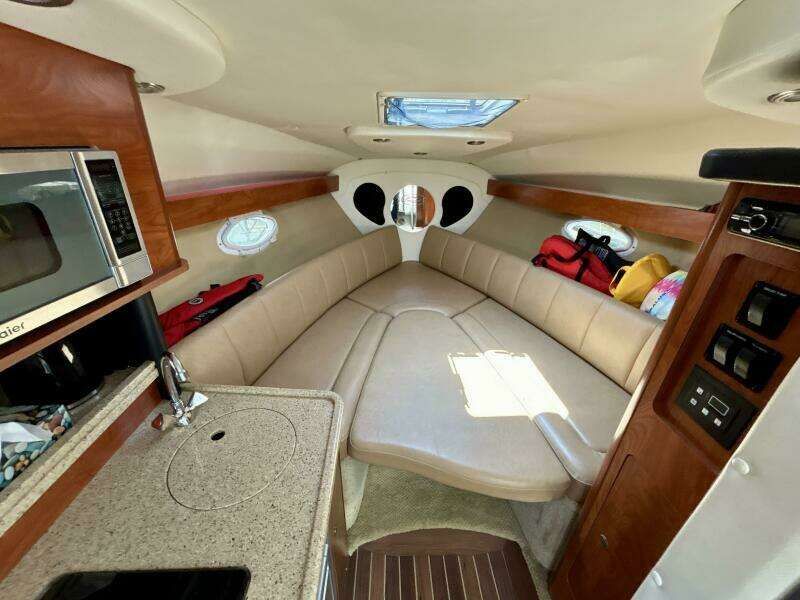 26ft Rinker Yacht For Sale