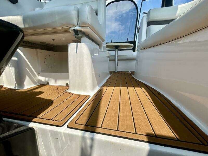 26ft Rinker Yacht For Sale