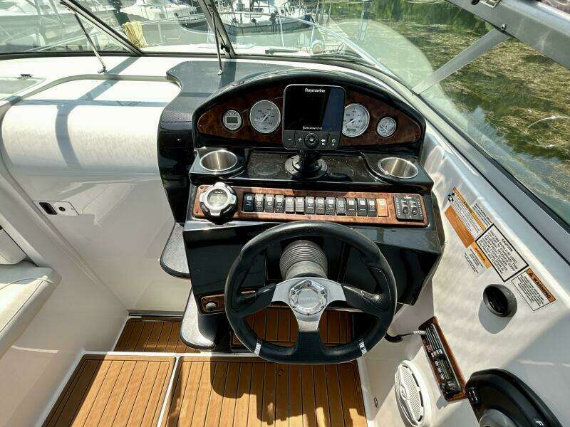 26ft Rinker Yacht For Sale