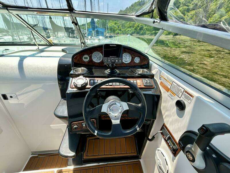 26ft Rinker Yacht For Sale