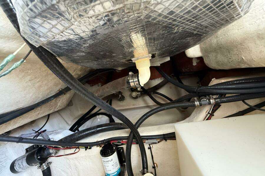2015 Cobia 296 Center Console boat wiring and plumbing details.