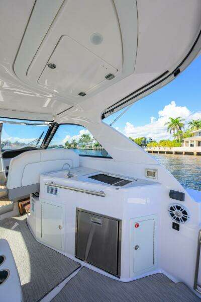 DAMN DADDY 35ft Regal Yacht For Sale