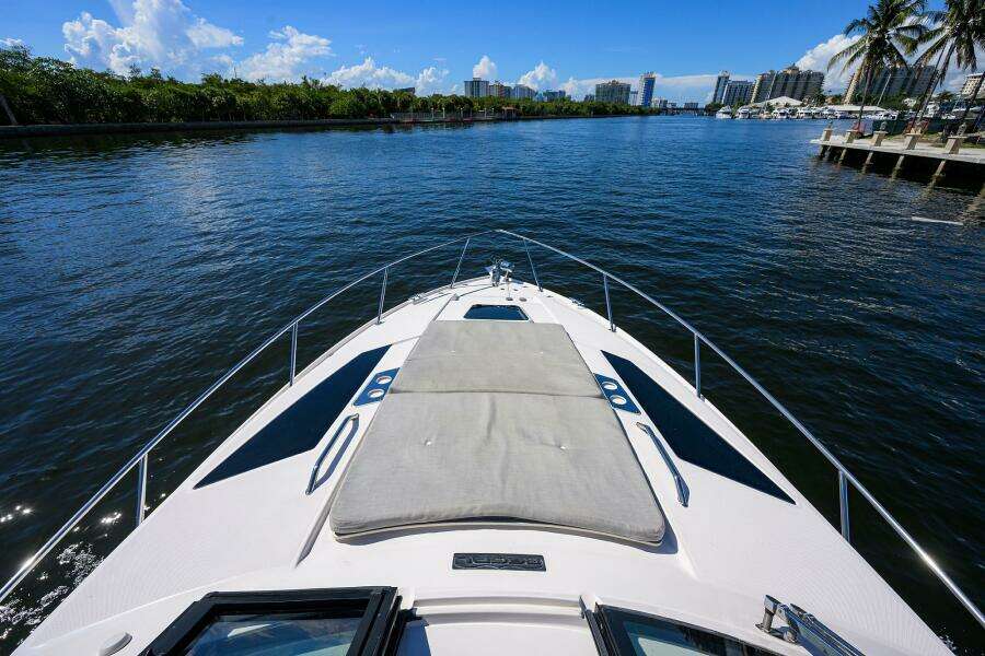 DAMN DADDY 35ft Regal Yacht For Sale