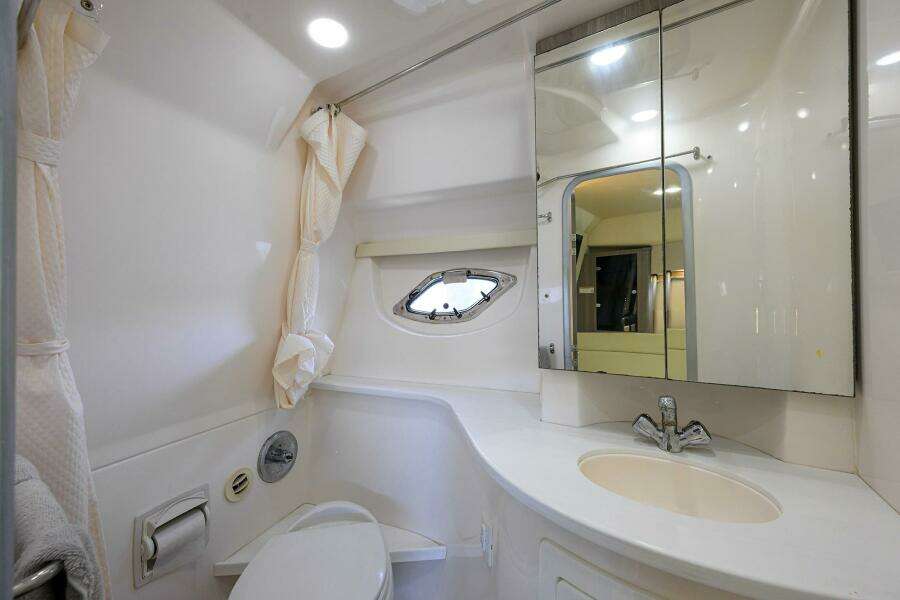 DAMN DADDY 35ft Regal Yacht For Sale