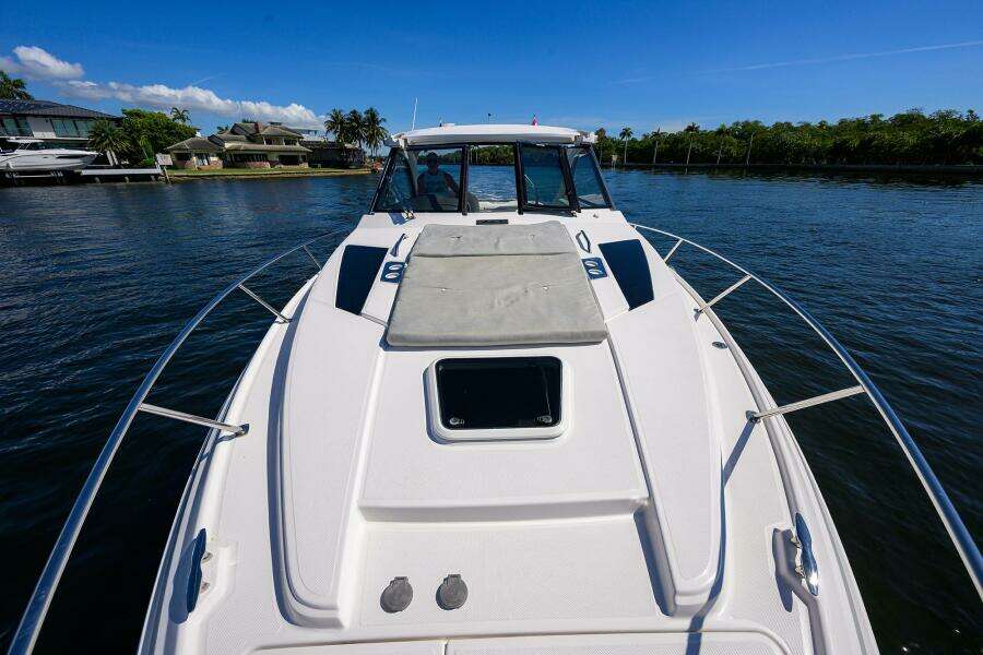 DAMN DADDY 35ft Regal Yacht For Sale