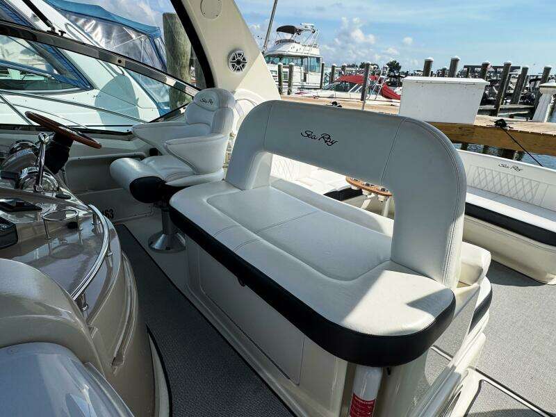 42ft Sea Ray Yacht For Sale