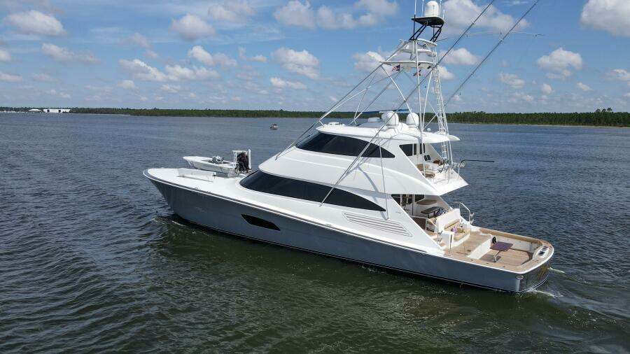 2016 92 Viking Enclosed Bridge Touche Exterior (3)