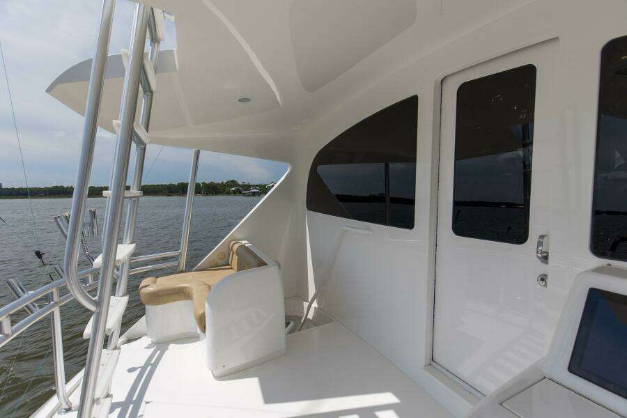 2016 92 Viking Enclosed Bridge Touche Bridge Deck