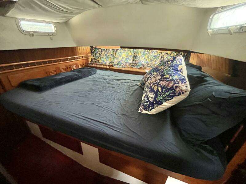 Miss Scarlet 44ft Hardin Yacht For Sale