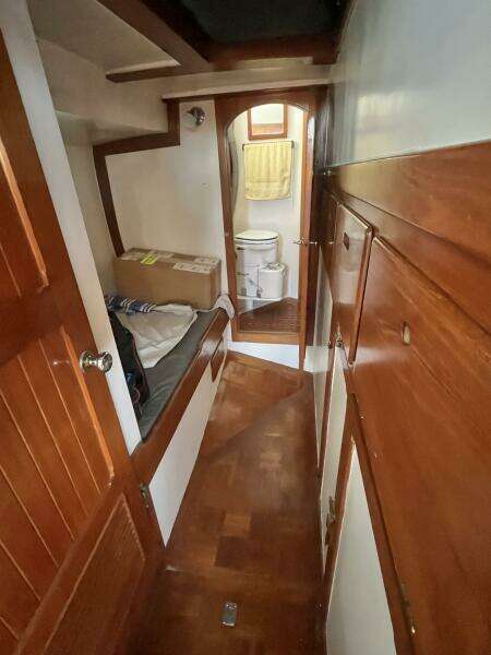Miss Scarlet 44ft Hardin Yacht For Sale