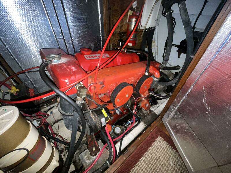 Miss Scarlet 44ft Hardin Yacht For Sale