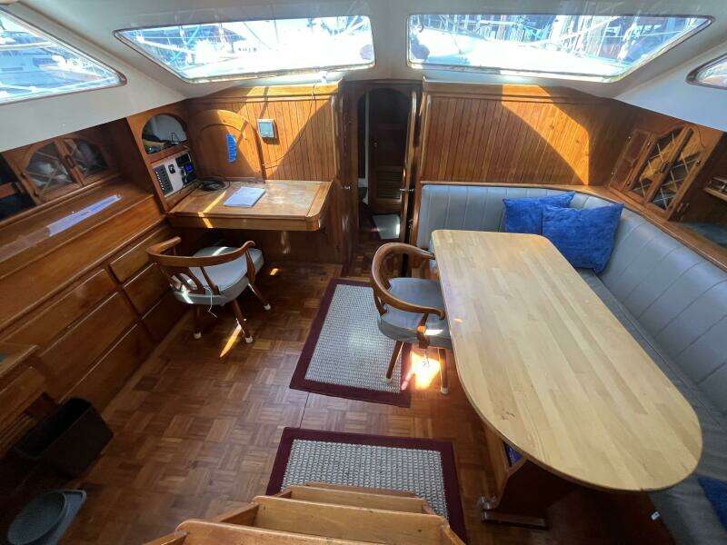 Miss Scarlet 44ft Hardin Yacht For Sale