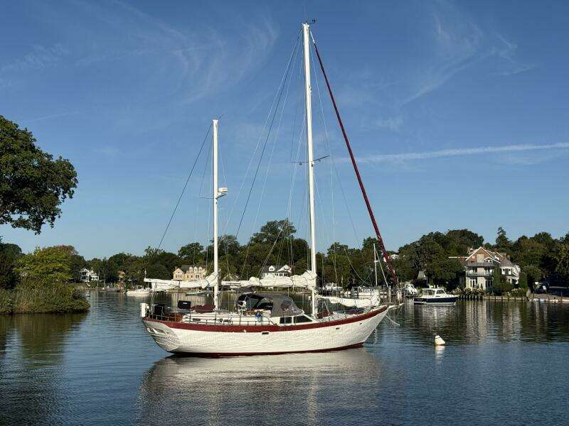 Miss Scarlet 44ft Hardin Yacht For Sale