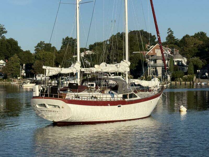 Miss Scarlet 44ft Hardin Yacht For Sale