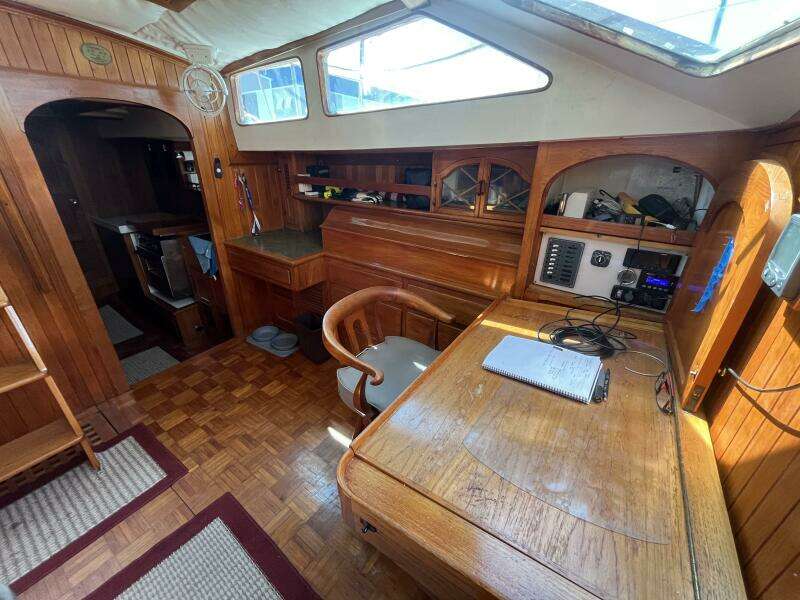 Miss Scarlet 44ft Hardin Yacht For Sale