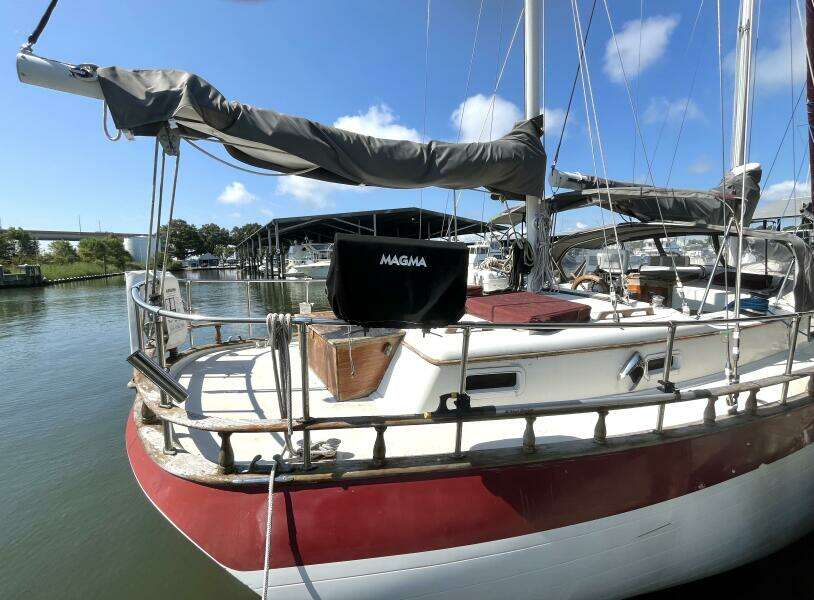 Miss Scarlet 44ft Hardin Yacht For Sale