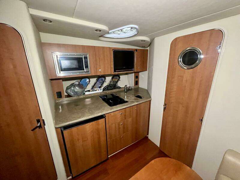 33ft Cruisers Yachts Yacht For Sale