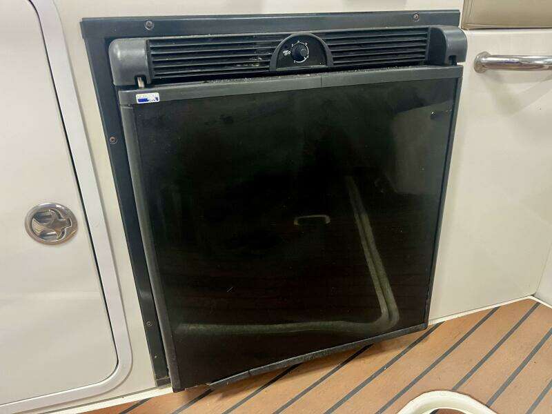 33ft Cruisers Yachts Yacht For Sale