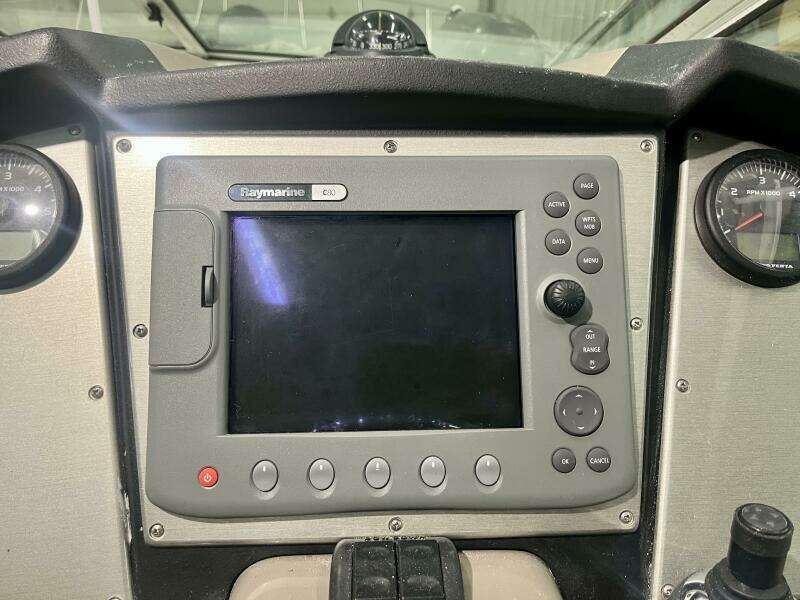 33ft Cruisers Yachts Yacht For Sale