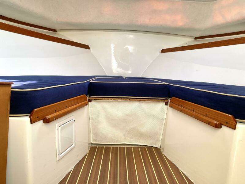 Roxy 25ft Surf Hunter Yacht For Sale