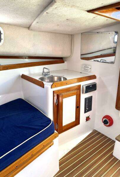 Roxy 25ft Surf Hunter Yacht For Sale