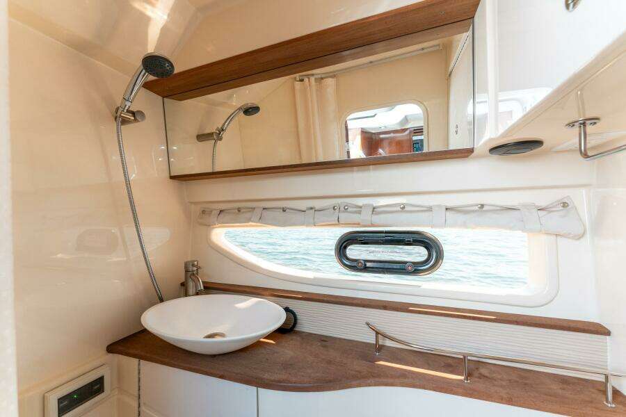 D 35ft Sea Ray Yacht For Sale