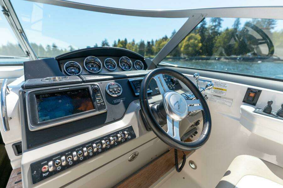D 35ft Sea Ray Yacht For Sale