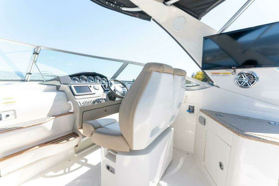 D 35ft Sea Ray Yacht For Sale