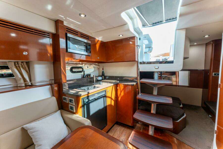D 35ft Sea Ray Yacht For Sale
