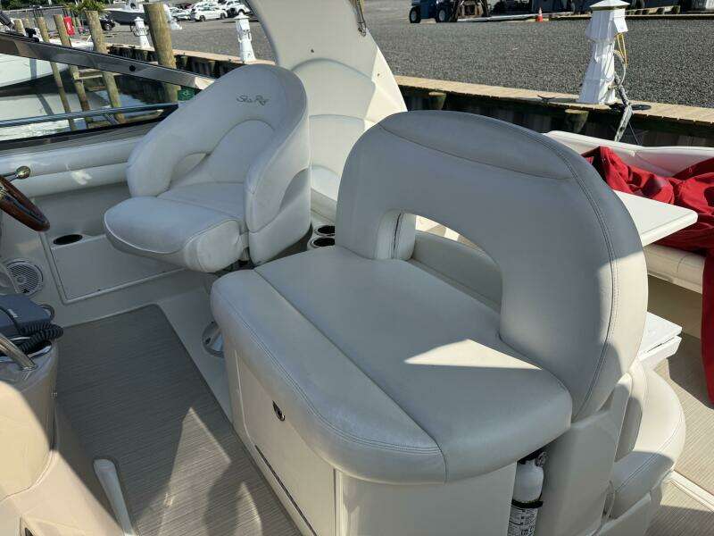 36ft Sea Ray Yacht For Sale