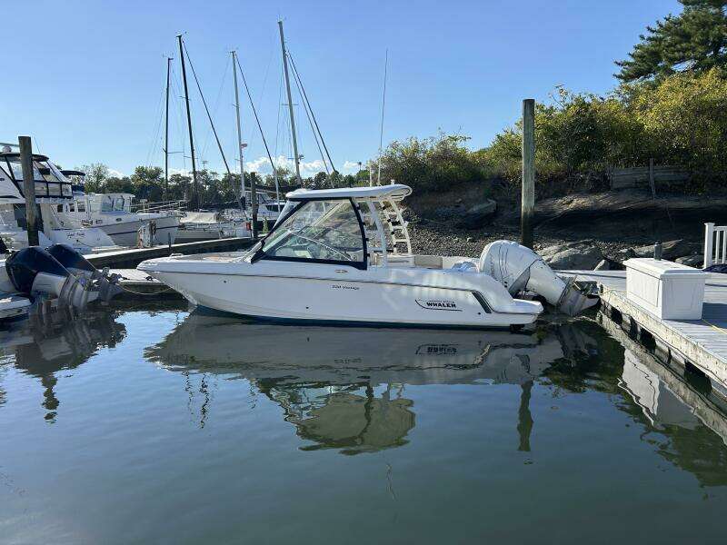 23ft Boston Whaler Yacht For Sale