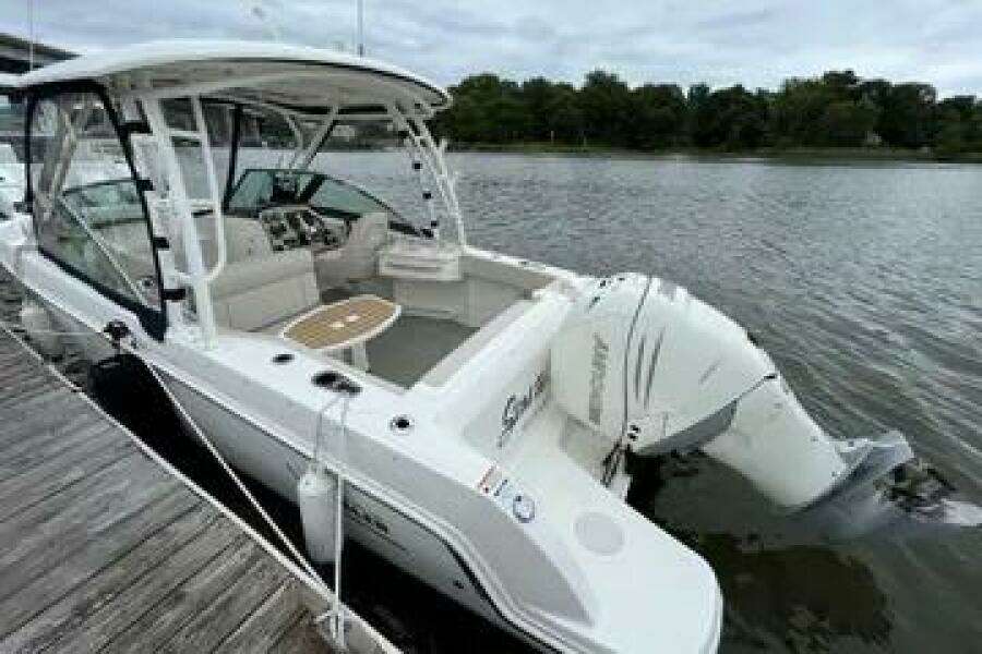 23ft Boston Whaler Yacht For Sale