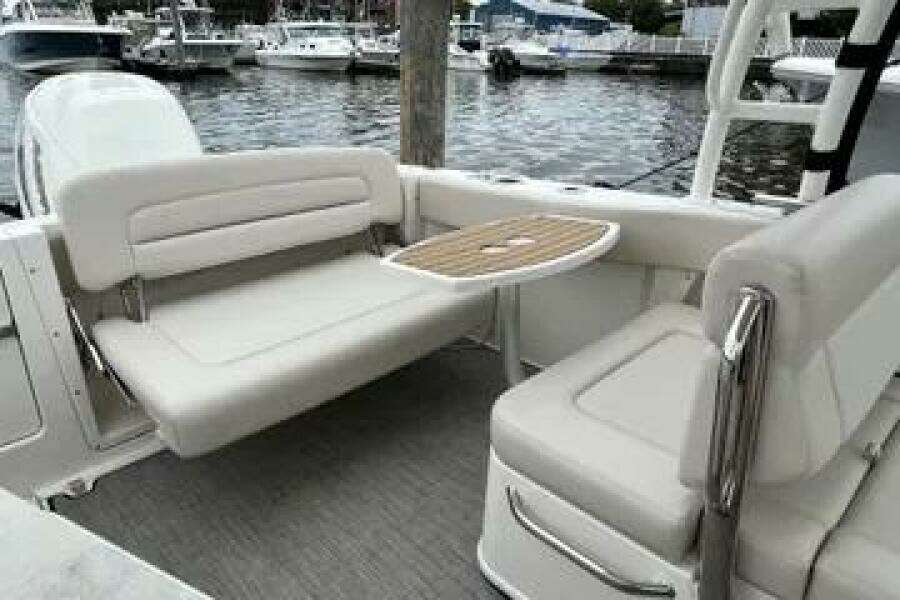 23ft Boston Whaler Yacht For Sale