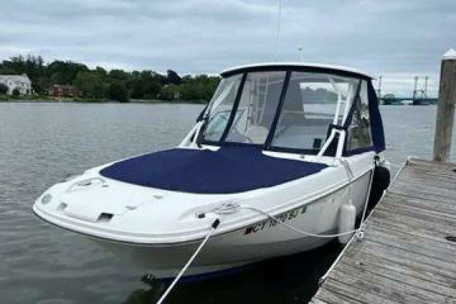 23ft Boston Whaler Yacht For Sale