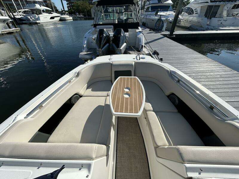 23ft Boston Whaler Yacht For Sale