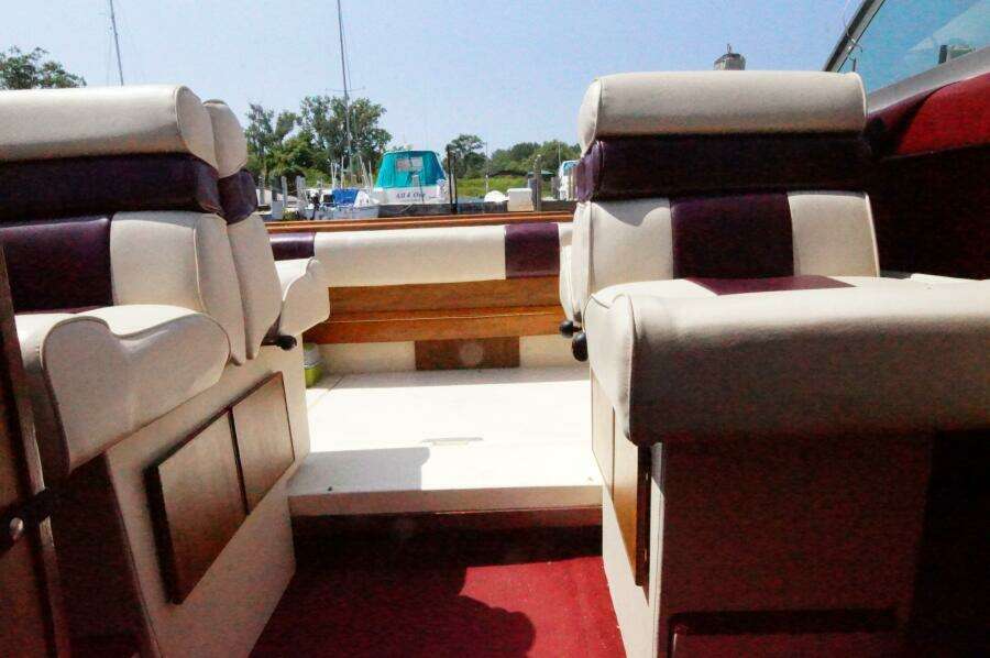 23ft Sea Ray Yacht For Sale